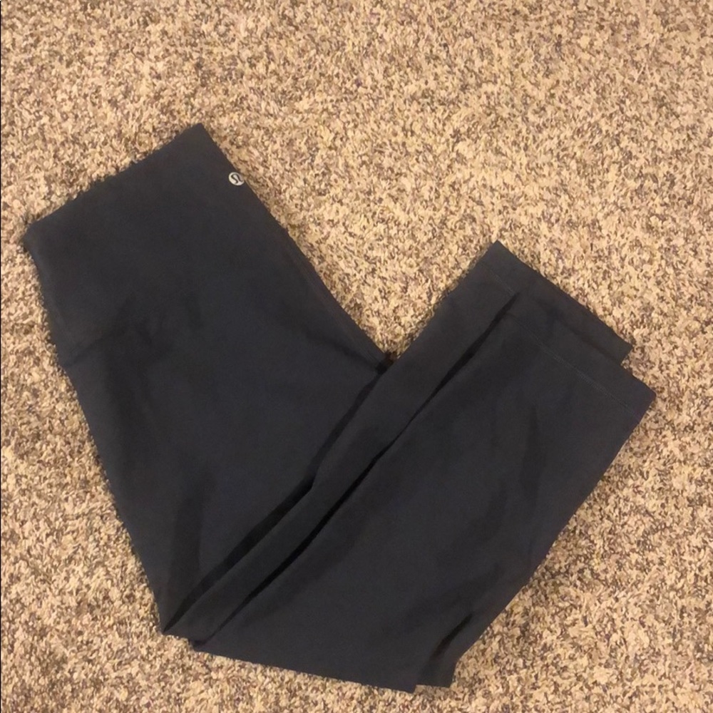 Lululemon capris - Picture 3 of 3
